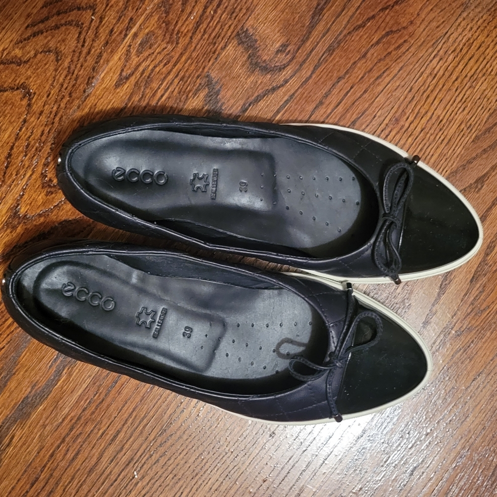 Ecco Gillian black ballet flats 39